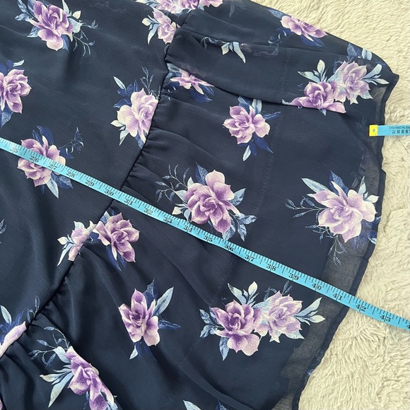 Francesca’s Floral Midi Dress - Picture 7 of 9